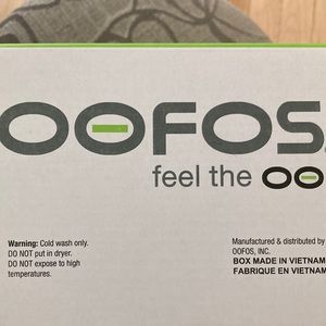 Oofos Ooclog limited woman’s new with tags
